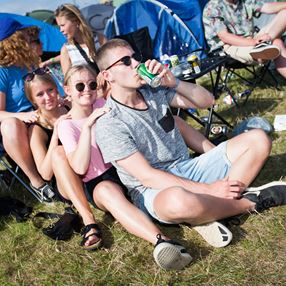 /media/3773/kwe_smukfest_under_stemning_kaerligheden_32_crowd_2017_hstv5gmnvu.jpg