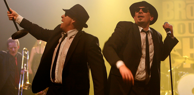 /media/8298/blues-brother-souvenir-show.png